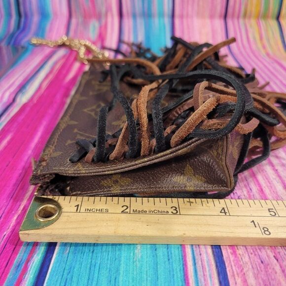 🔷️LV Vintage Boho Crossbody or Wristlet with Fringe on Chain - Picture 6 of 16